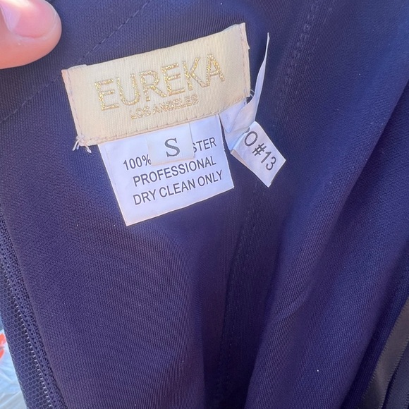 Elegant Navy Blue Lace Gown - Picture 7 of 8